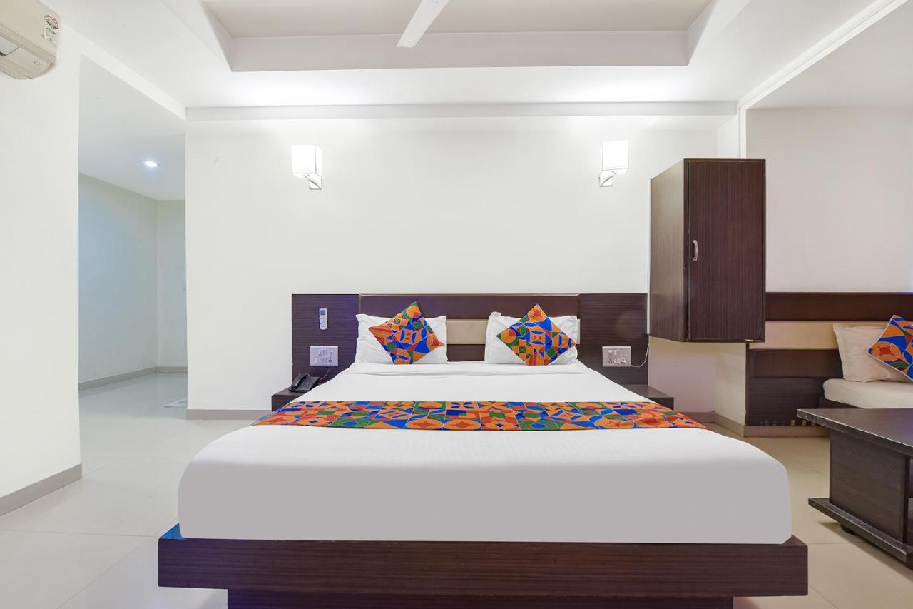 Fabhotel Skyland Ахмедабад Экстерьер фото