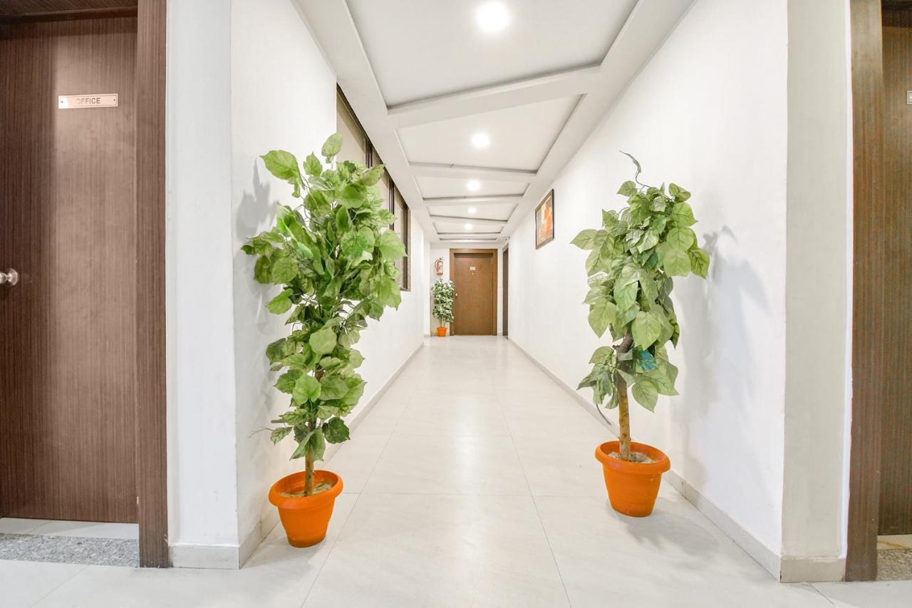 Fabhotel Skyland Ахмедабад Экстерьер фото